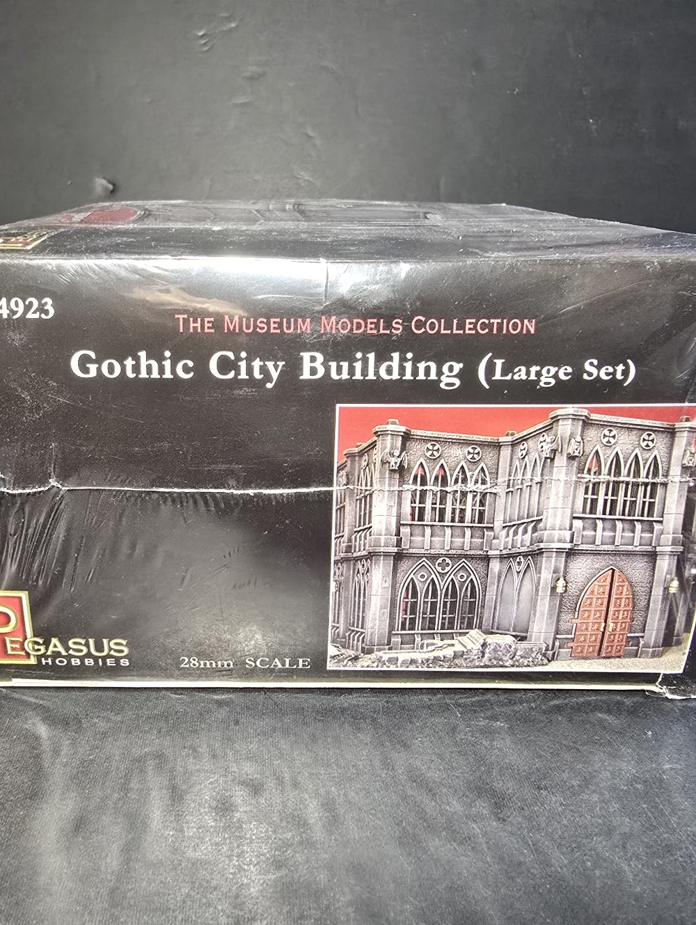 Pegasus Gothic City Building Large Set - Plastic Model Building Kit - 28mm - Picture 11 of 12
